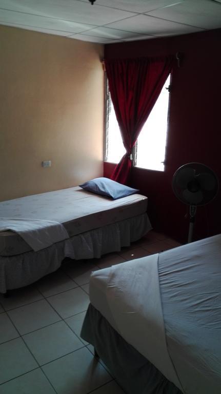 Hostal Don Frank San Carlos Buitenkant foto