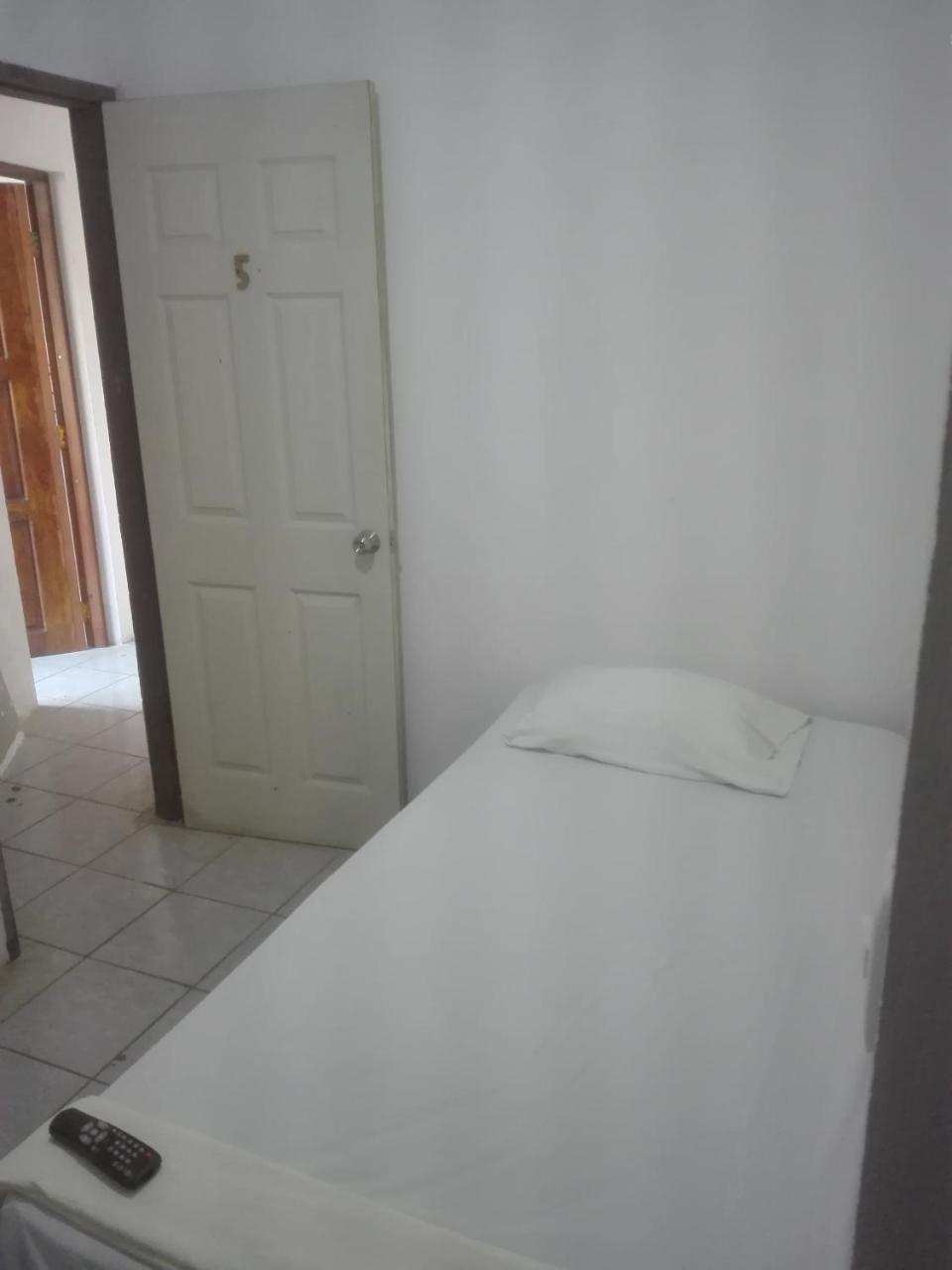Hostal Don Frank San Carlos Buitenkant foto