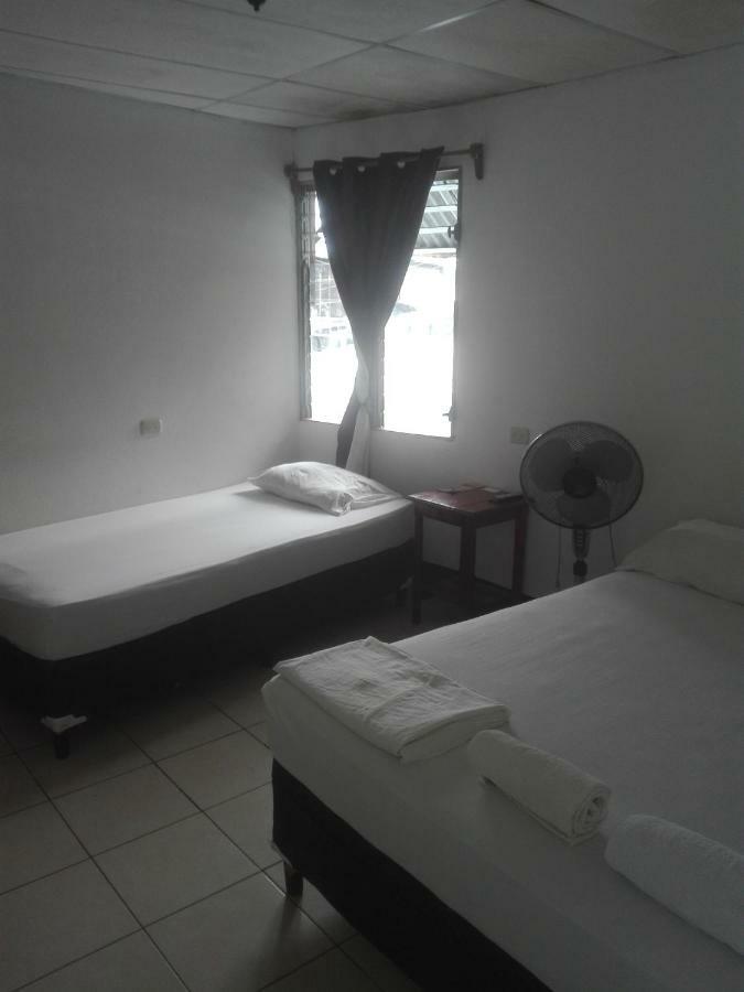 Hostal Don Frank San Carlos Buitenkant foto