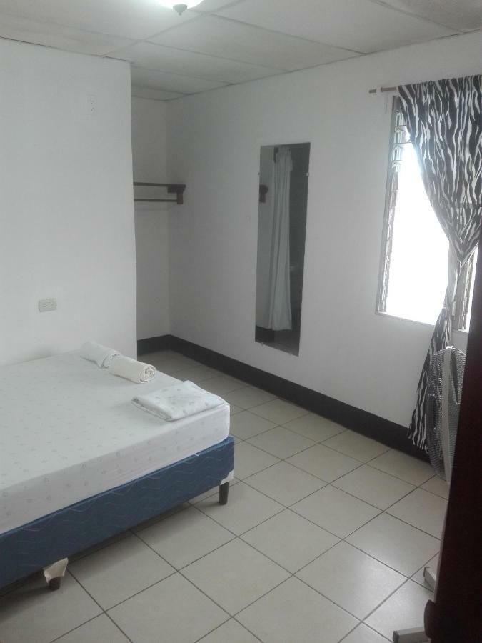 Hostal Don Frank San Carlos Buitenkant foto