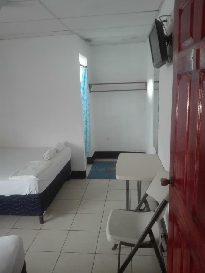 Hostal Don Frank San Carlos Buitenkant foto